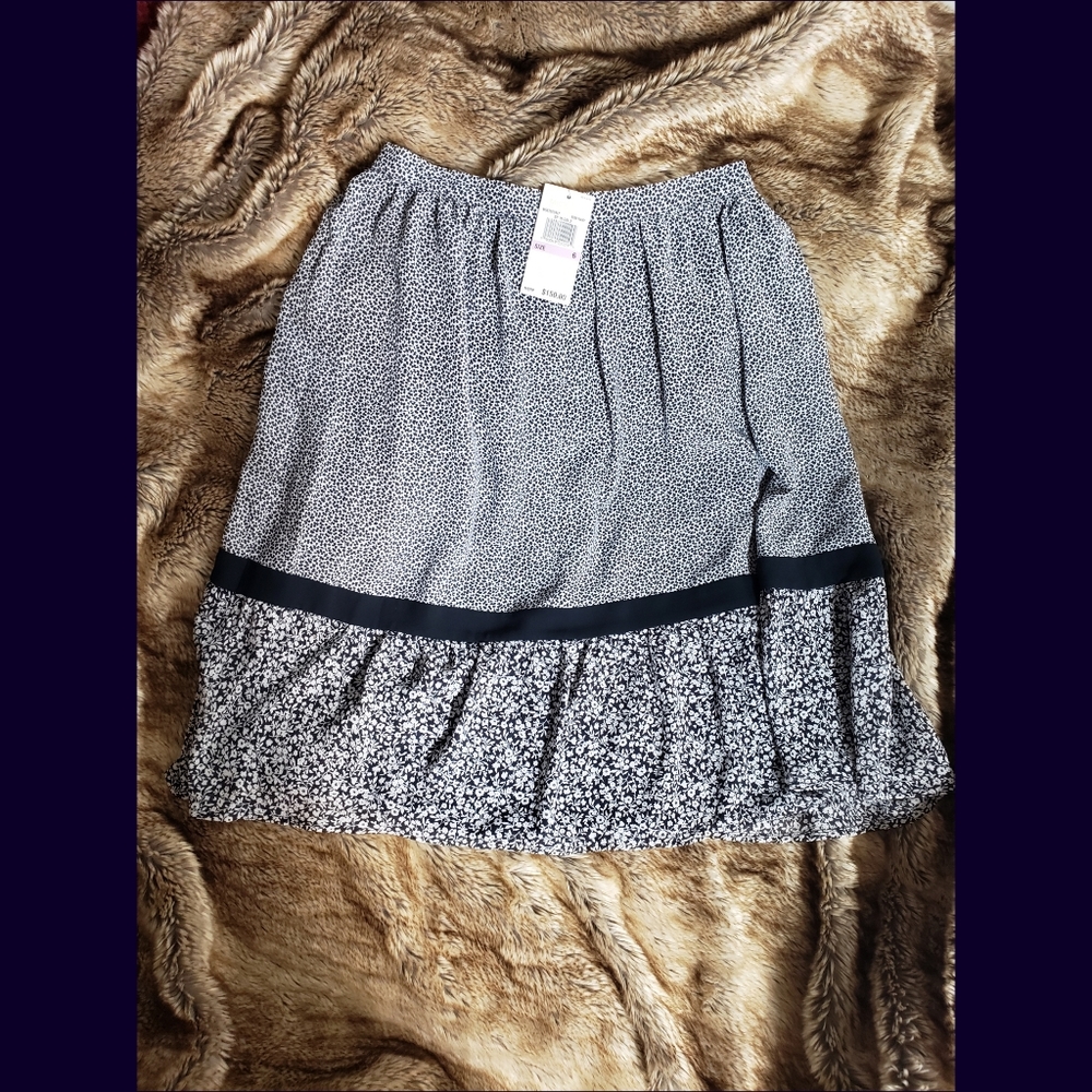 Size 6 NWT Michael Kors Skirt